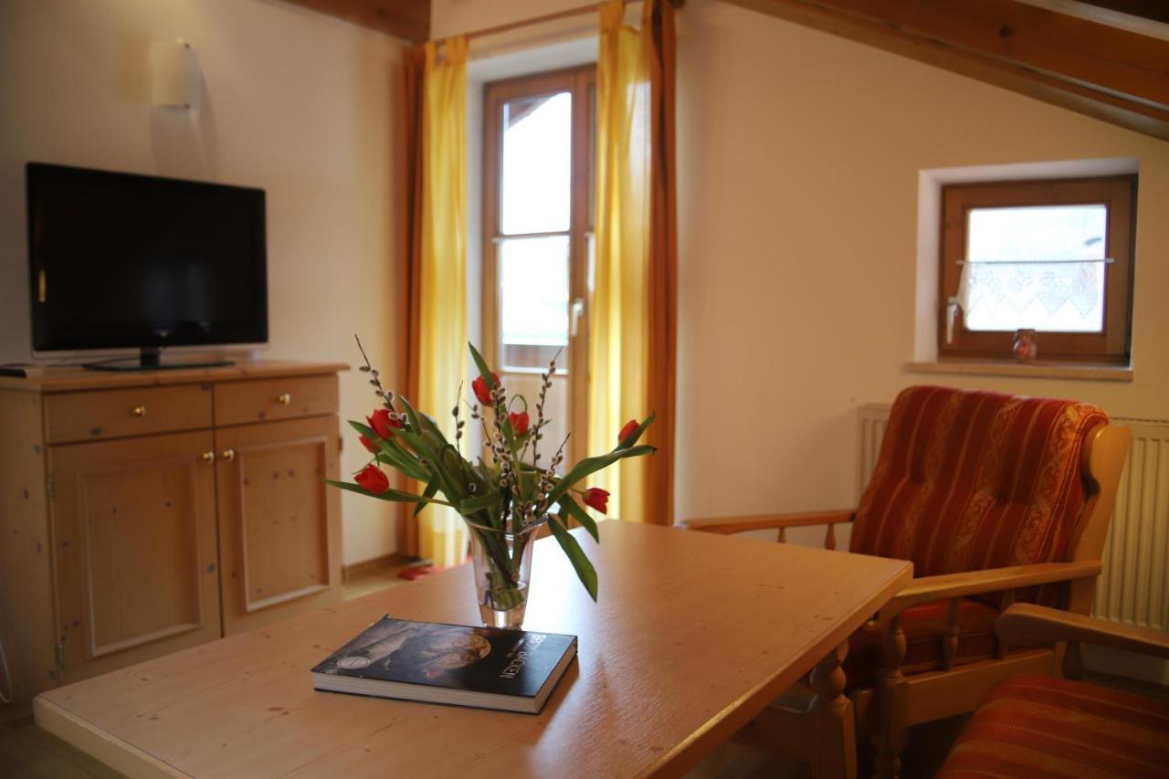 Ferienwohnungen Kir Royal Krün Exterior foto